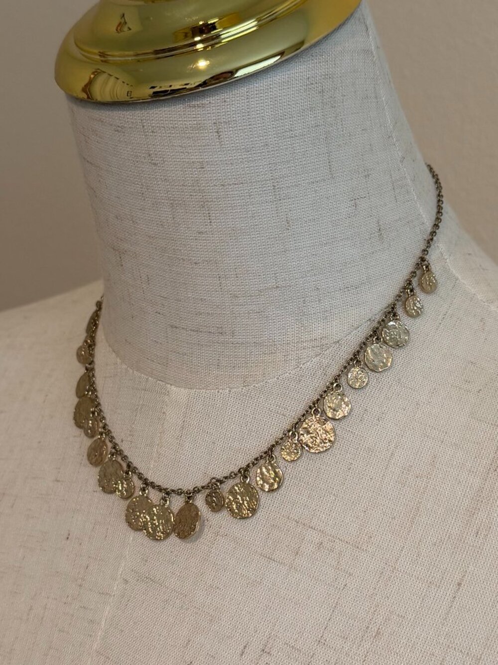 Banana Republic Gold Tone Choker Necklace - 15 Inch - Like New - Picture 1 of 5